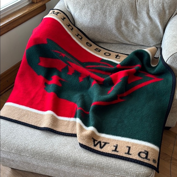 Vintage Minnesota Wild NHL Fleece Blanket - Picture 1 of 3